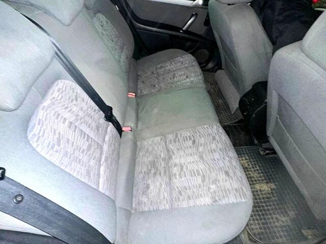 Чорний Пежо 407, об'ємом двигуна 1.7 л та пробігом 0 тис. км за 4000 $, фото 10 на Automoto.ua