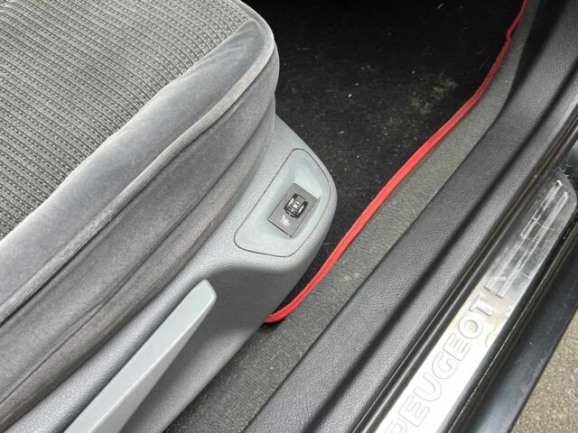 Чорний Пежо 407, об'ємом двигуна 2 л та пробігом 192 тис. км за 4590 $, фото 22 на Automoto.ua