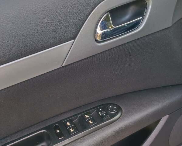 Черный Пежо 407, объемом двигателя 1.6 л и пробегом 242 тыс. км за 4500 $, фото 12 на Automoto.ua