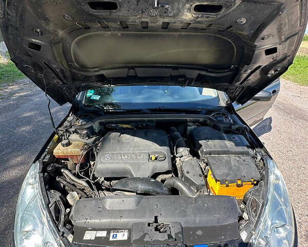 Чорний Пежо 407, об'ємом двигуна 2 л та пробігом 250 тис. км за 6000 $, фото 7 на Automoto.ua