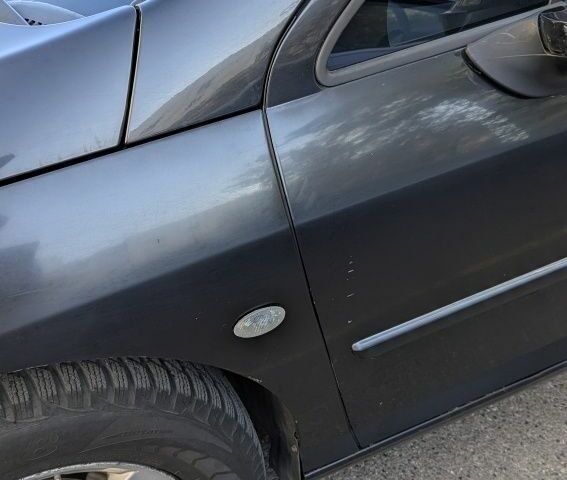 Черный Пежо 407, объемом двигателя 2 л и пробегом 220 тыс. км за 2902 $, фото 22 на Automoto.ua