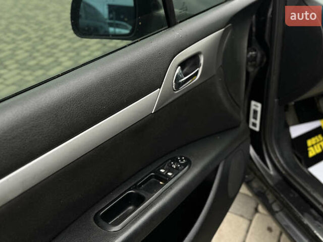 Черный Пежо 407, объемом двигателя 1.75 л и пробегом 238 тыс. км за 3700 $, фото 16 на Automoto.ua