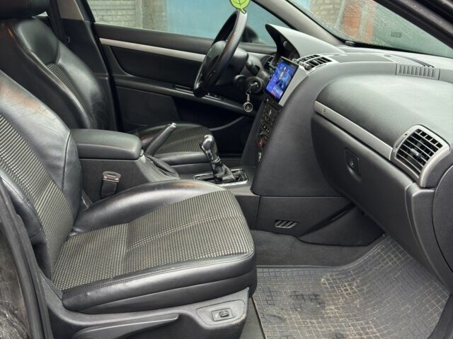 Черный Пежо 407, объемом двигателя 1.8 л и пробегом 220 тыс. км за 3999 $, фото 7 на Automoto.ua