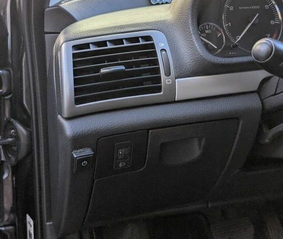 Черный Пежо 407, объемом двигателя 2 л и пробегом 220 тыс. км за 2902 $, фото 23 на Automoto.ua