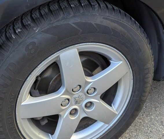 Черный Пежо 407, объемом двигателя 2 л и пробегом 220 тыс. км за 2902 $, фото 9 на Automoto.ua