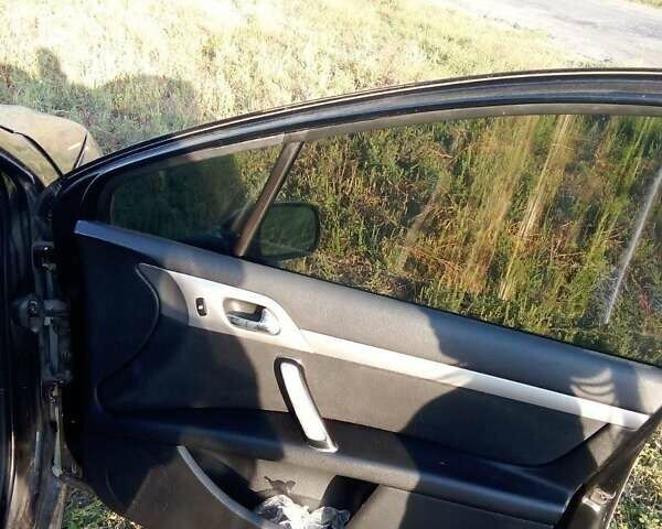 Пежо 407 2008 в Светловдске на Automoto.ua Черный Пежо 407, объемом двигателя 2 л и пробегом 250 тыс. км за 2600 $, фото 2 на Automoto.ua