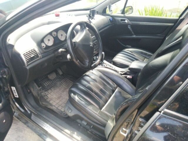 Чорний Пежо 407, об'ємом двигуна 2 л та пробігом 380 тис. км за 4200 $, фото 5 на Automoto.ua