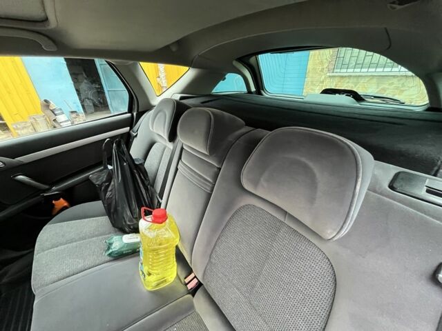 Чорний Пежо 407, об'ємом двигуна 1.7 л та пробігом 197 тис. км за 4500 $, фото 11 на Automoto.ua