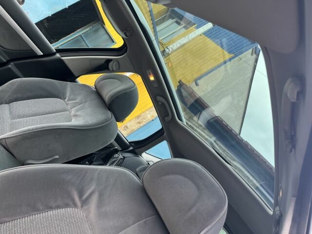 Чорний Пежо 407, об'ємом двигуна 1.7 л та пробігом 197 тис. км за 4500 $, фото 10 на Automoto.ua