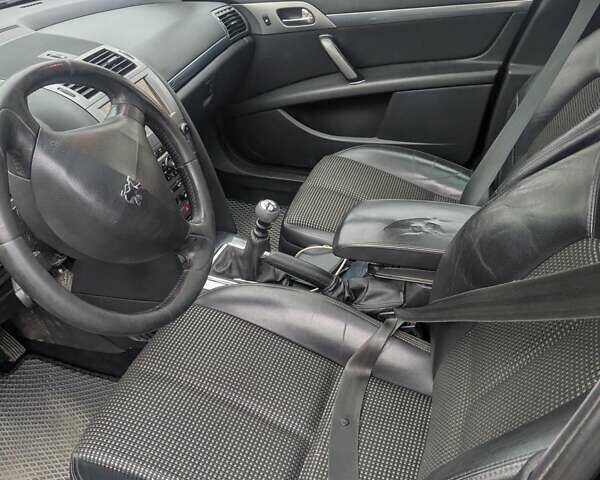 Черный Пежо 407, объемом двигателя 2.18 л и пробегом 306 тыс. км за 4800 $, фото 3 на Automoto.ua