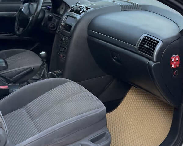 Коричневый Пежо 407, объемом двигателя 2 л и пробегом 360 тыс. км за 4150 $, фото 6 на Automoto.ua