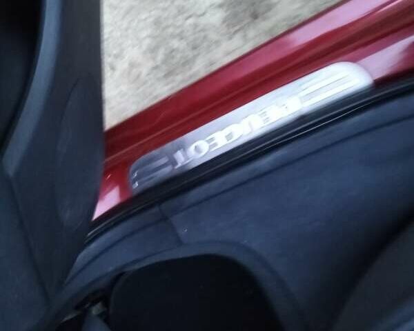 Червоний Пежо 407, об'ємом двигуна 2 л та пробігом 104 тис. км за 6000 $, фото 33 на Automoto.ua