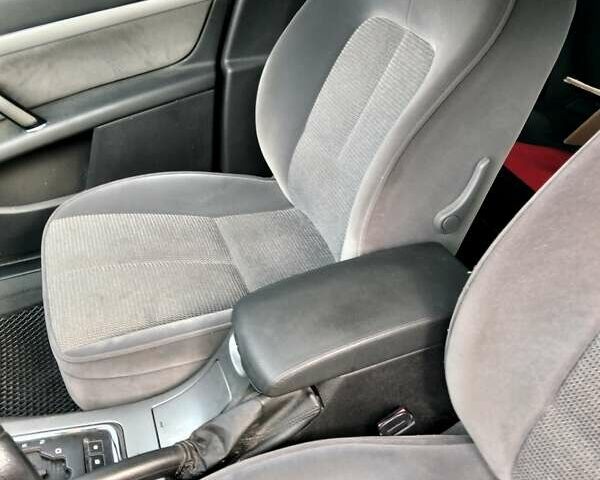 Червоний Пежо 407, об'ємом двигуна 2 л та пробігом 104 тис. км за 6000 $, фото 11 на Automoto.ua