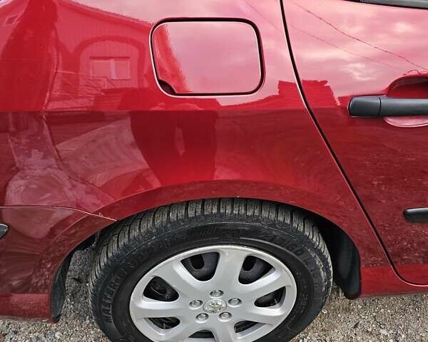 Красный Пежо 407, объемом двигателя 1.75 л и пробегом 303 тыс. км за 4500 $, фото 11 на Automoto.ua