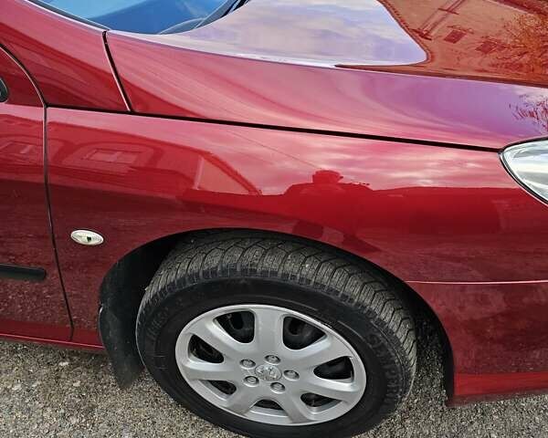 Красный Пежо 407, объемом двигателя 1.75 л и пробегом 303 тыс. км за 4500 $, фото 12 на Automoto.ua