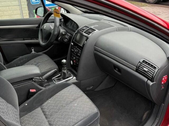 Червоний Пежо 407, об'ємом двигуна 2 л та пробігом 250 тис. км за 2899 $, фото 9 на Automoto.ua