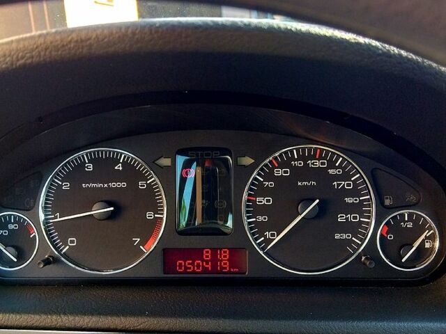 Пежо 407, объемом двигателя 1.8 л и пробегом 53 тыс. км за 9800 $, фото 4 на Automoto.ua