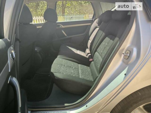 Пежо 407, объемом двигателя 1.8 л и пробегом 377 тыс. км за 3700 $, фото 16 на Automoto.ua