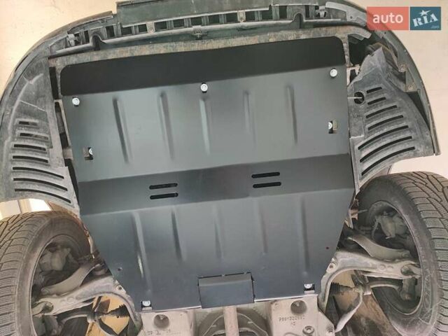 Пежо 407, объемом двигателя 1.6 л и пробегом 245 тыс. км за 6000 $, фото 15 на Automoto.ua