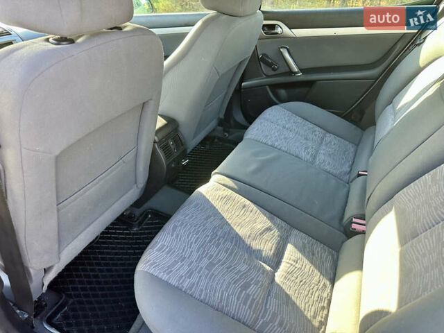 Сірий Пежо 407, об'ємом двигуна 1.75 л та пробігом 300 тис. км за 3750 $, фото 2 на Automoto.ua