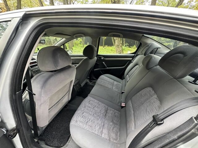 Пежо 407 2004 в Киеве на Automoto.ua Серый Пежо 407, объемом двигателя 1.6 л и пробегом 1 тыс. км за 2600 $, фото 12 на Automoto.ua