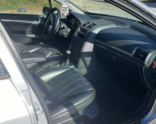 Серый Пежо 407, объемом двигателя 2 л и пробегом 306 тыс. км за 4500 $, фото 18 на Automoto.ua