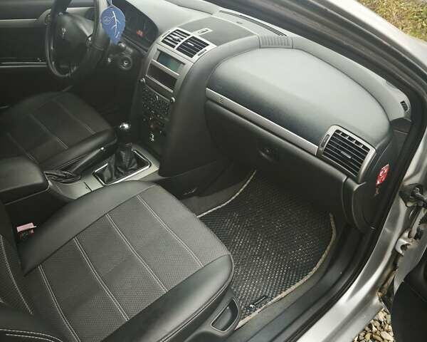 Серый Пежо 407, объемом двигателя 1.75 л и пробегом 310 тыс. км за 3800 $, фото 9 на Automoto.ua