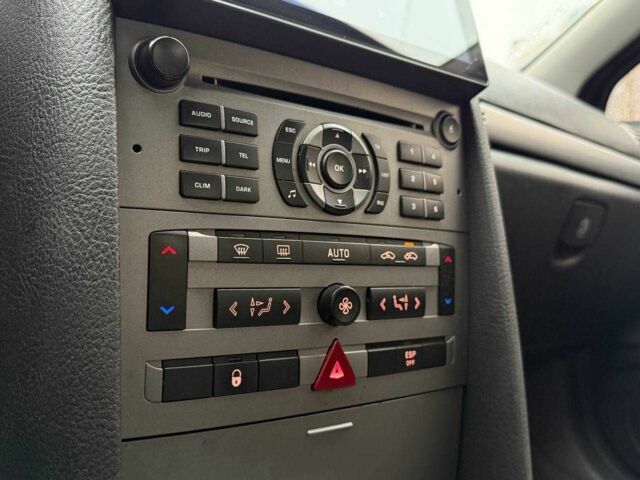 Серый Пежо 407, объемом двигателя 0 л и пробегом 148 тыс. км за 4790 $, фото 18 на Automoto.ua