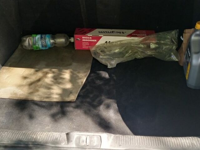 Сірий Пежо 407, об'ємом двигуна 2 л та пробігом 455 тис. км за 2100 $, фото 8 на Automoto.ua