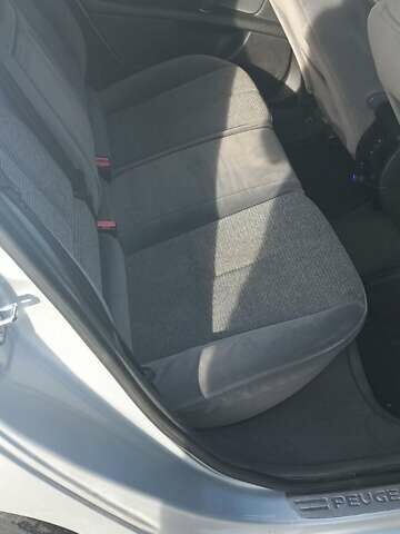 Серый Пежо 407, объемом двигателя 2.23 л и пробегом 321 тыс. км за 4000 $, фото 12 на Automoto.ua