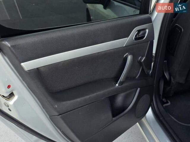 Серый Пежо 407, объемом двигателя 1.8 л и пробегом 111 тыс. км за 4999 $, фото 15 на Automoto.ua