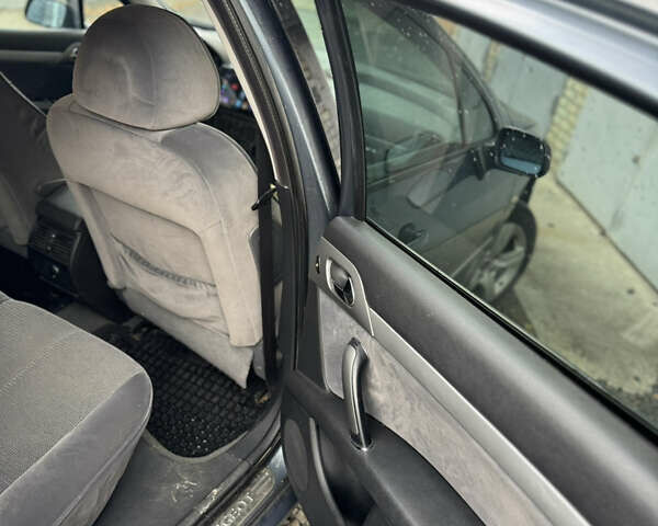 Пежо 407 2006 в Львове на Automoto.ua Серый Пежо 407, объемом двигателя 2 л и пробегом 278 тыс. км за 6000 $, фото 8 на Automoto.ua