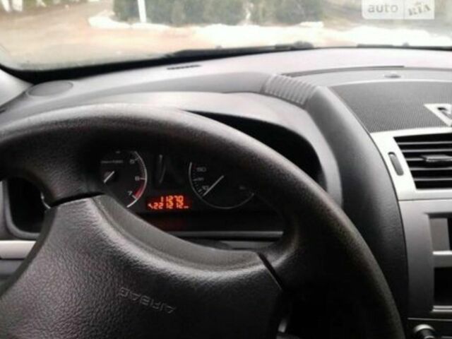 Сірий Пежо 407, об'ємом двигуна 1.8 л та пробігом 221 тис. км за 4000 $, фото 4 на Automoto.ua