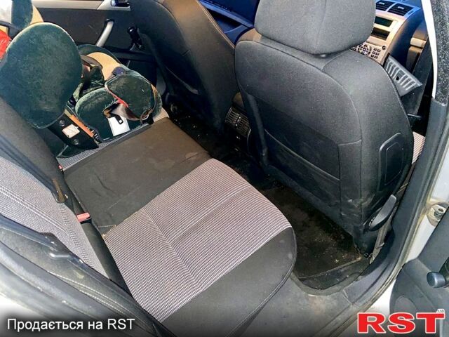 Пежо 407 2006 в Киеве на Automoto.ua Серый Пежо 407, объемом двигателя 2 л и пробегом 127 тыс. км за 5200 $, фото 10 на Automoto.ua
