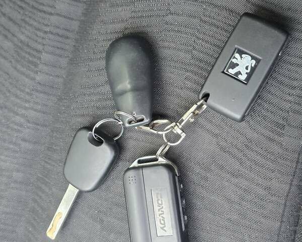 Серый Пежо 407, объемом двигателя 1.8 л и пробегом 111 тыс. км за 4999 $, фото 29 на Automoto.ua