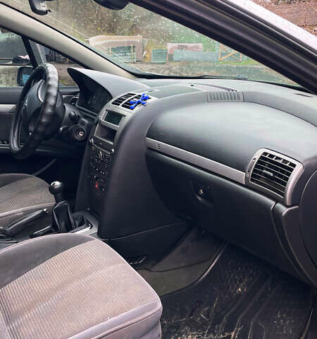 Серый Пежо 407, объемом двигателя 2 л и пробегом 153 тыс. км за 3799 $, фото 3 на Automoto.ua