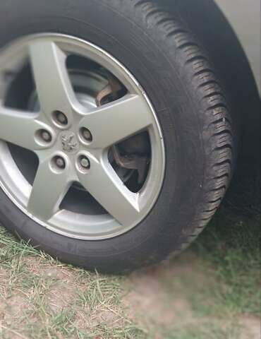 Серый Пежо 407, объемом двигателя 1.8 л и пробегом 220 тыс. км за 3500 $, фото 12 на Automoto.ua