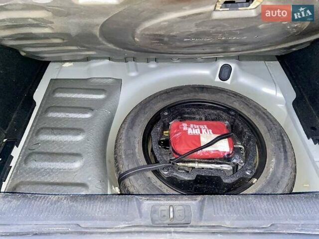 Пежо 407 2006 в Киеве на Automoto.ua Серый Пежо 407, объемом двигателя 2 л и пробегом 127 тыс. км за 5200 $, фото 6 на Automoto.ua