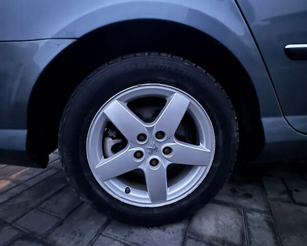 Серый Пежо 407, объемом двигателя 2 л и пробегом 266 тыс. км за 4000 $, фото 11 на Automoto.ua