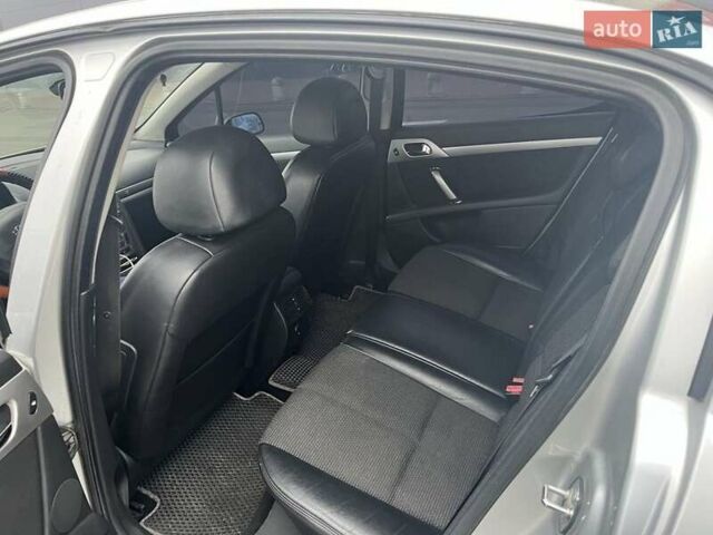 Серый Пежо 407, объемом двигателя 2 л и пробегом 250 тыс. км за 4700 $, фото 4 на Automoto.ua