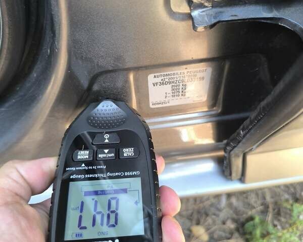 Серый Пежо 407, объемом двигателя 1.56 л и пробегом 216 тыс. км за 4800 $, фото 21 на Automoto.ua