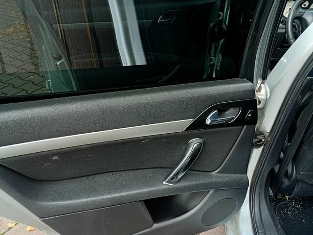 Серый Пежо 407, объемом двигателя 2 л и пробегом 221 тыс. км за 6300 $, фото 4 на Automoto.ua