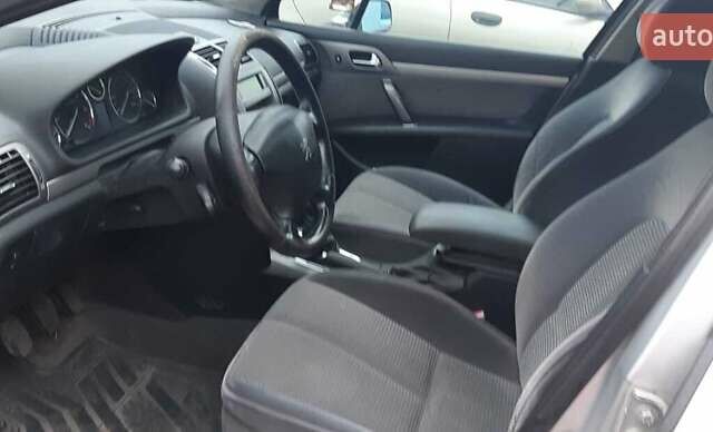 Серый Пежо 407, объемом двигателя 1.9 л и пробегом 320 тыс. км за 4200 $, фото 2 на Automoto.ua