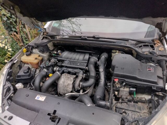 Серый Пежо 407, объемом двигателя 1.6 л и пробегом 999 тыс. км за 1600 $, фото 12 на Automoto.ua