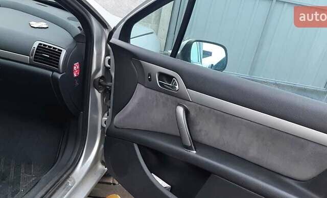 Серый Пежо 407, объемом двигателя 1.9 л и пробегом 320 тыс. км за 4200 $, фото 3 на Automoto.ua