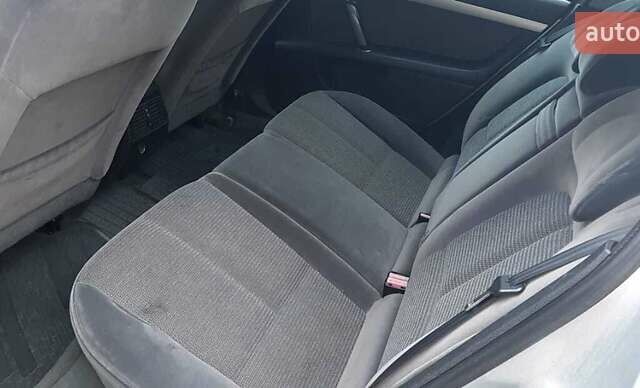 Серый Пежо 407, объемом двигателя 1.9 л и пробегом 320 тыс. км за 4200 $, фото 4 на Automoto.ua