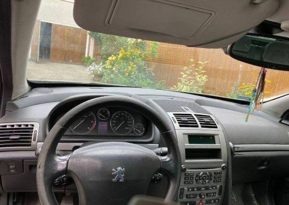 Серый Пежо 407, объемом двигателя 1.6 л и пробегом 999 тыс. км за 1600 $, фото 3 на Automoto.ua