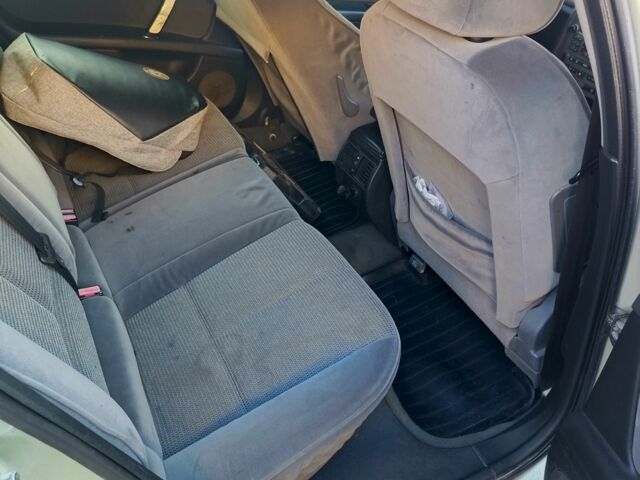 Серый Пежо 407, объемом двигателя 2 л и пробегом 375 тыс. км за 2500 $, фото 6 на Automoto.ua