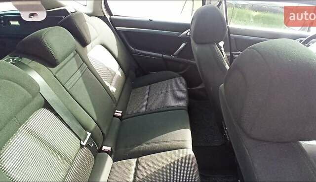 Серый Пежо 407, объемом двигателя 2 л и пробегом 251 тыс. км за 4200 $, фото 11 на Automoto.ua