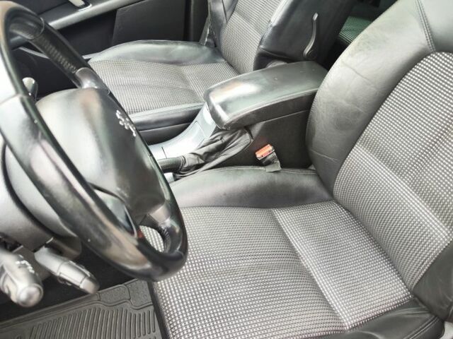 Сірий Пежо 407, об'ємом двигуна 2 л та пробігом 299 тис. км за 2200 $, фото 6 на Automoto.ua